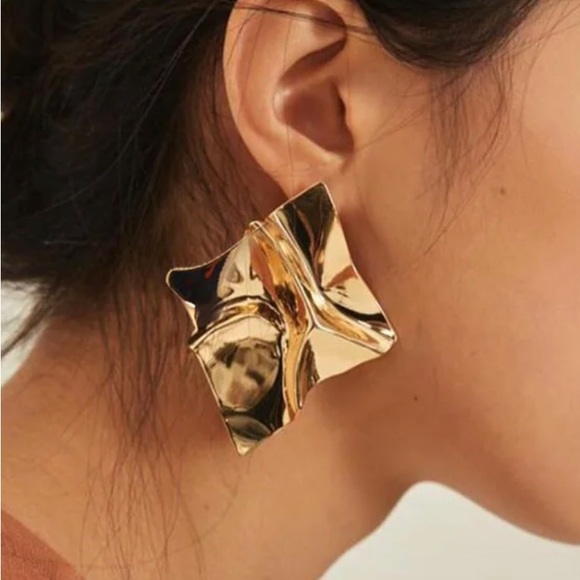 Irregular Square Metal Statement Stud Earrings - Picture 1 of 4